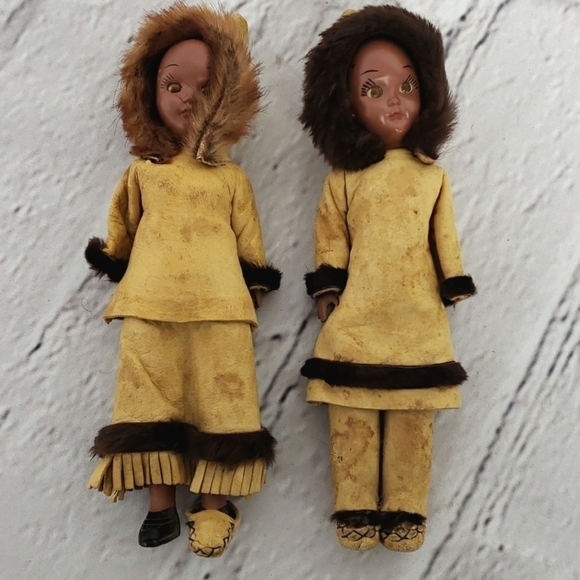 VINTAGE Indigenous 2 Native Dolls Dearskin and Fur Clothing Worn Condition - Picture 1 of 14